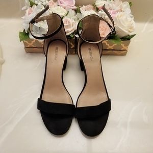 Black high heels size 8.5